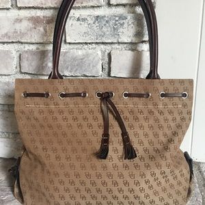 Dooney and Bourke tote/shoulder bag